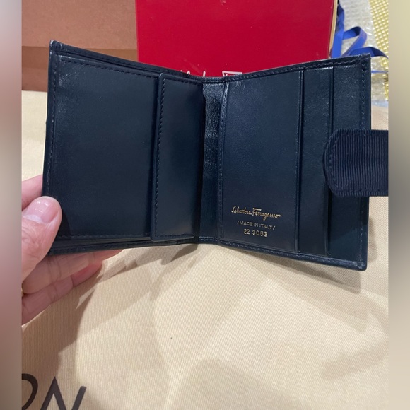 Salvatore Ferragamo Compact Wallet - Picture 5 of 12